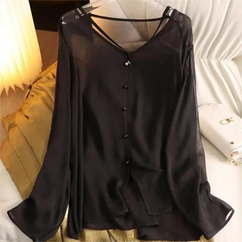See Through Chiffon Shirt Women Blouses Casual Loose V-neck Long Sleeve Top Fashion Black White Basic Shirt Spring Autumn
See Through Chiffon Shirt Women Blouses Casual Loose V-neck Long Sleeve Top Fashion Black White Basic Shirt Spring Autumn