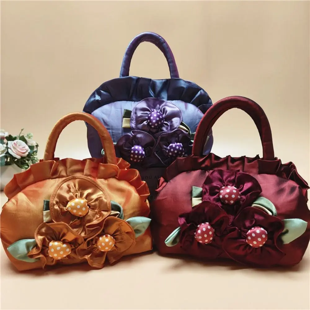 Retro Vintage Embroidery Handbag Elegant Portable Ladies Clutch Bag Purses with Three Flowers Lace Mommy Bag Party
Retro Vintage Embroidery Handbag Elegant Portable Ladies Clutch Bag Purses with Three Flowers Lace Mommy Bag Party