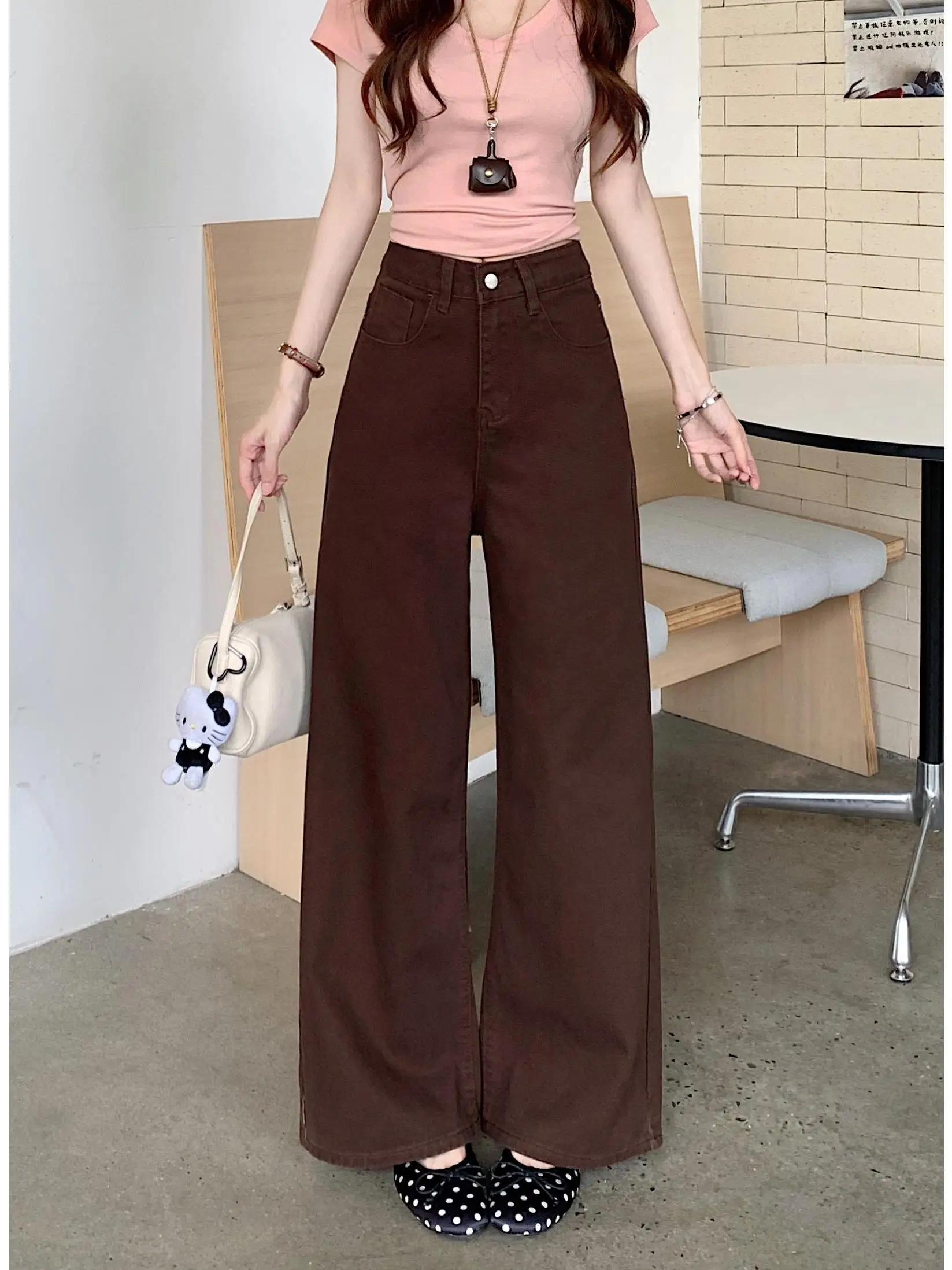 Retro High Waist Straight Leg Denim Jeans Women Summer 2026 New Style Loose Feel Coffee Color Elegant Long Pants Trendy
Retro High Waist Straight Leg Denim Jeans Women Summer 2026 New Style Loose Feel Coffee Color Elegant Long Pants Trendy