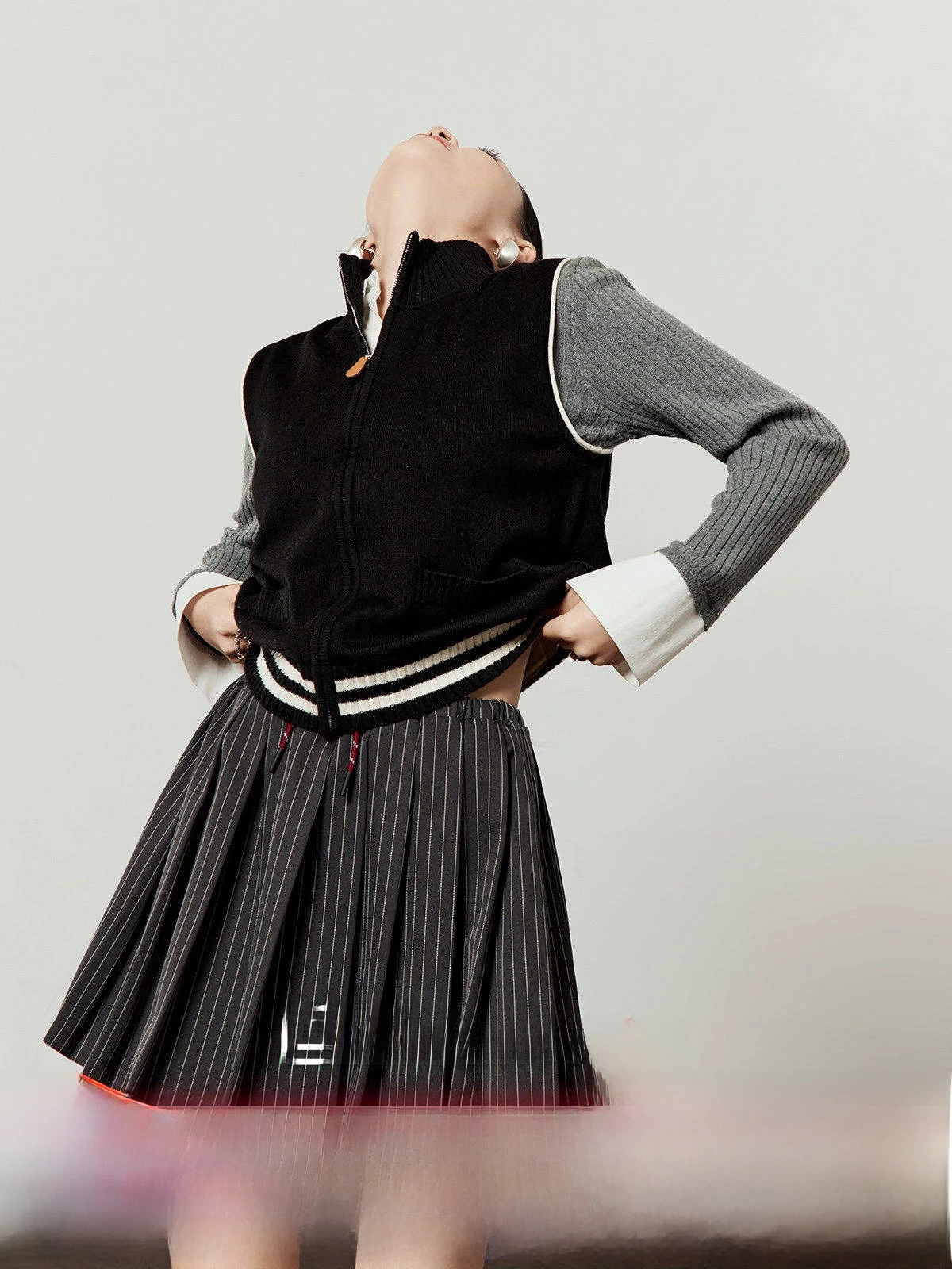 Женский облегающий вязаный топ Bla Slim Fit: осенняя новинка с воротником, цветными вставками, удобный, дышащий, для повседневной носки
Женский облегающий вязаный топ Bla Slim Fit: осенняя новинка с воротником, цветными вставками, удобный, дышащий, для повседневной носки