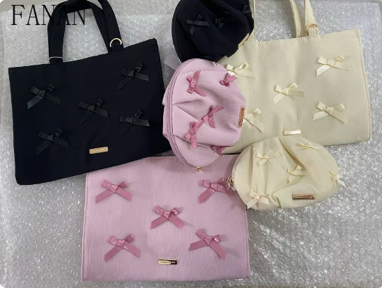 Sweet Casual Handbags for Women 2026 New Japanese Style Cute Cosmetic Bag Fashion Handbag Bow Decorative Shoulder Bags
Sweet Casual Handbags for Women 2026 New Japanese Style Cute Cosmetic Bag Fashion Handbag Bow Decorative Shoulder Bags