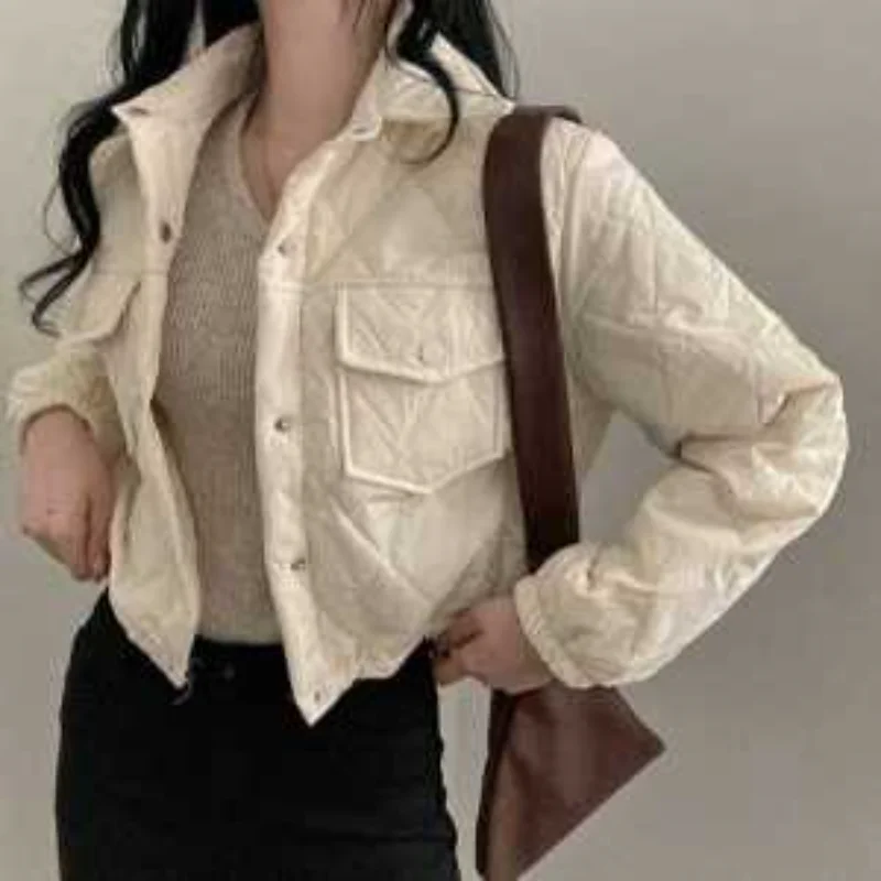 Retro Korean Chic Autumn Winter French Temperament Lapel Design Sense Drawstring Waist Short Diamond Cotton Jacket for Women
Retro Korean Chic Autumn Winter French Temperament Lapel Design Sense Drawstring Waist Short Diamond Cotton Jacket for Women