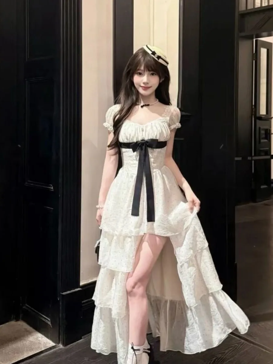 Summer White Polka Dot Dress French Style Square Collar Bubble Sleeve Beautiful Split Waist Cinched Cake Skirt Women's Dress
Summer White Polka Dot Dress French Style Square Collar Bubble Sleeve Beautiful Split Waist Cinched Cake Skirt Women's Dress
