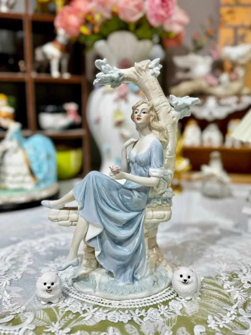 Elegant high temperature ceramics, 28cm high and 18cm wide, home collection ornaments, decorative arts
Elegant high temperature ceramics, 28cm high and 18cm wide, home collection ornaments, decorative arts