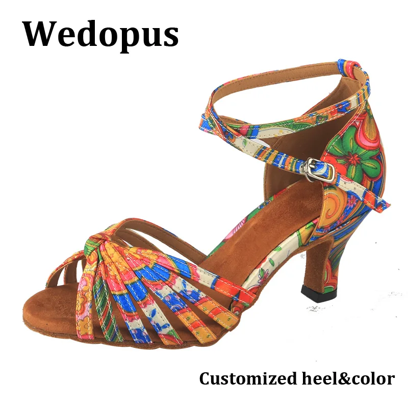 Wedopus женская обувь для латинских танцев по индивидуальному заказу, различные танцевальные сандалии из атласной ткани, замшевые танцевальные туфли на каблуке 7,5 см
Wedopus женская обувь для латинских танцев по индивидуальному заказу, различные танцевальные сандалии из атласной ткани, замшевые танцевальные туфли на каблуке 7,5 см