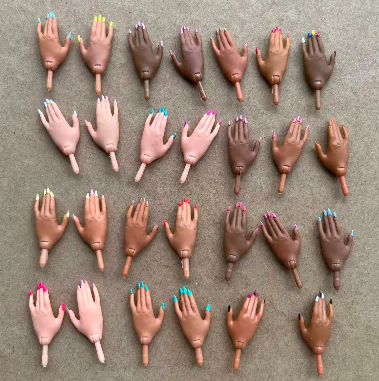 Big Fashion Sister Doll Replacements Hands White Brown Beige Color Doll Parts Nail Polish Doll Hands Parts
Big Fashion Sister Doll Replacements Hands White Brown Beige Color Doll Parts Nail Polish Doll Hands Parts