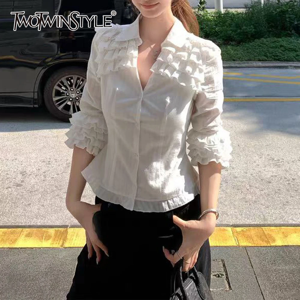 TWOTWINSTYLE White Spliced Fungus Shirt Female Lapel Long Sleeve Loose Basics Women's Shirts Summer Fashion Style New Clothes
TWOTWINSTYLE White Spliced Fungus Shirt Female Lapel Long Sleeve Loose Basics Women's Shirts Summer Fashion Style New Clothes