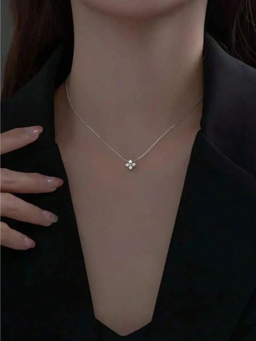 1pc Fashionable 925 Silver Cubic Zirconia Flower Rhinestone Pendant Necklace, Elegant Simple Gold Necklace For Women, Suitable For Wedding And Party Valentines
1pc Fashionable 925 Silver Cubic Zirconia Flower Rhinestone Pendant Necklace, Elegant Simple Gold Necklace For Women, Suitable For Wedding And Party Valentines