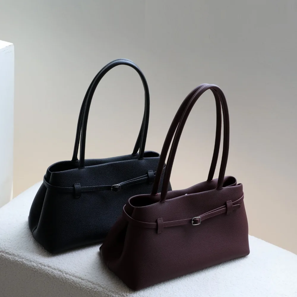 High-quality First-layer Cowhide Lychee Pattern Handbag Belt Decorative Buckle Tote Bag Commuter Single Shoulder Underarm Bag
High-quality First-layer Cowhide Lychee Pattern Handbag Belt Decorative Buckle Tote Bag Commuter Single Shoulder Underarm Bag