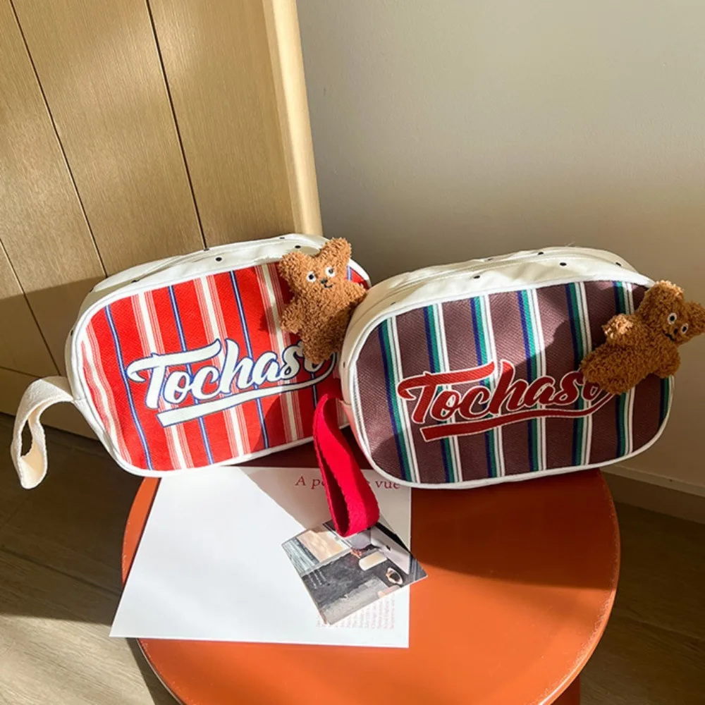 Key Storage Bag Preppy Style Stripes Handbag Letter Bear Children Clutch Bag Zipper Vintage Kids Coin Purse Outdoor
Key Storage Bag Preppy Style Stripes Handbag Letter Bear Children Clutch Bag Zipper Vintage Kids Coin Purse Outdoor