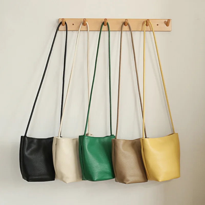 2023 New Simple Mini Mobile Phone Crossbody Bags Soft Small Bucket Bag for Women Girls Ins Japanese Style Sweet Shoulder Bag
2023 New Simple Mini Mobile Phone Crossbody Bags Soft Small Bucket Bag for Women Girls Ins Japanese Style Sweet Shoulder Bag