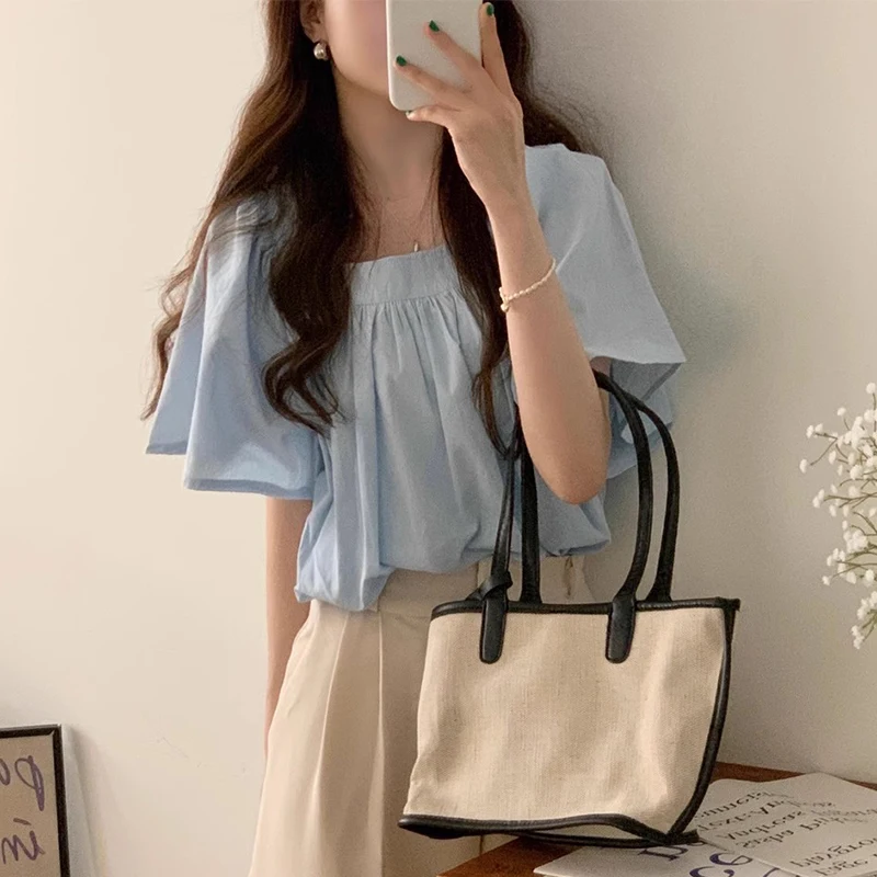 Gentle Blue Summer irt Women's Loose Elastic Pleated Flared Sve Square Collar Casual Versatile Doll irt Korean Sle
Gentle Blue Summer irt Women's Loose Elastic Pleated Flared Sve Square Collar Casual Versatile Doll irt Korean Sle
