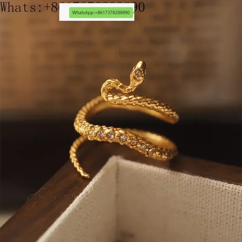 A niche design with a golden snake vintage vintage ring set with diamonds and adjustable opening
A niche design with a golden snake vintage vintage ring set with diamonds and adjustable opening