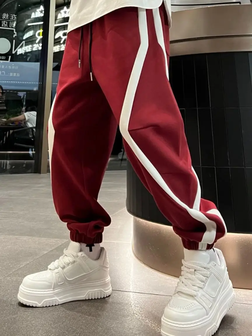 Весенне-осенние мужские спортивные повседневные брюки, свободные брюки с эластичной резинкой на талии, цветной дизайн, удобные хлопковые брюки...
Весенне-осенние мужские спортивные повседневные брюки, свободные брюки с эластичной резинкой на талии, цветной дизайн, удобные хлопковые брюки...