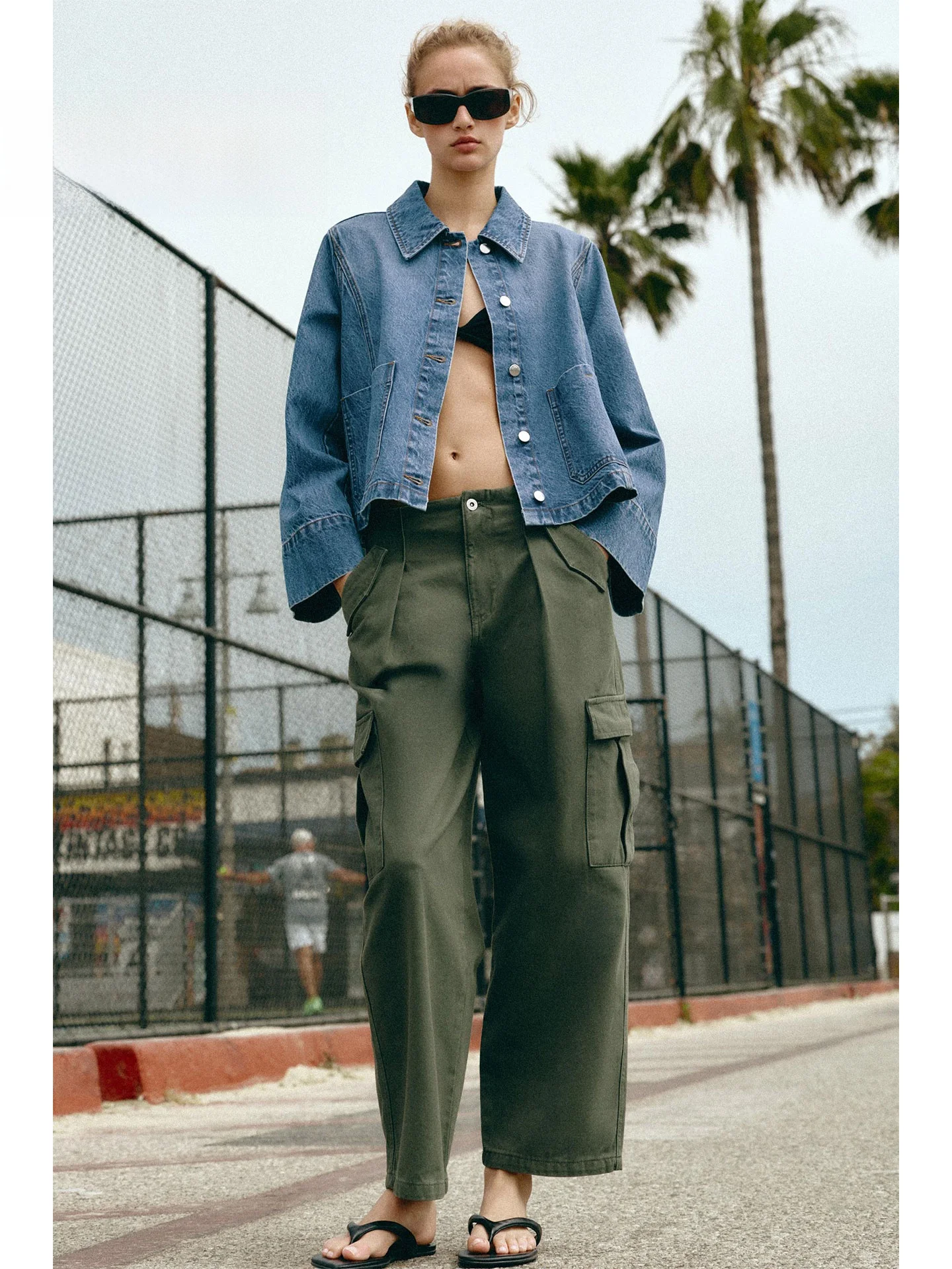 Summer 2026 Fashionable Casual Wide Sleeve Short Denim Jacket Women's Versatile Turn-down Collar Commute Style Loose Fit Shirt
Summer 2026 Fashionable Casual Wide Sleeve Short Denim Jacket Women's Versatile Turn-down Collar Commute Style Loose Fit Shirt