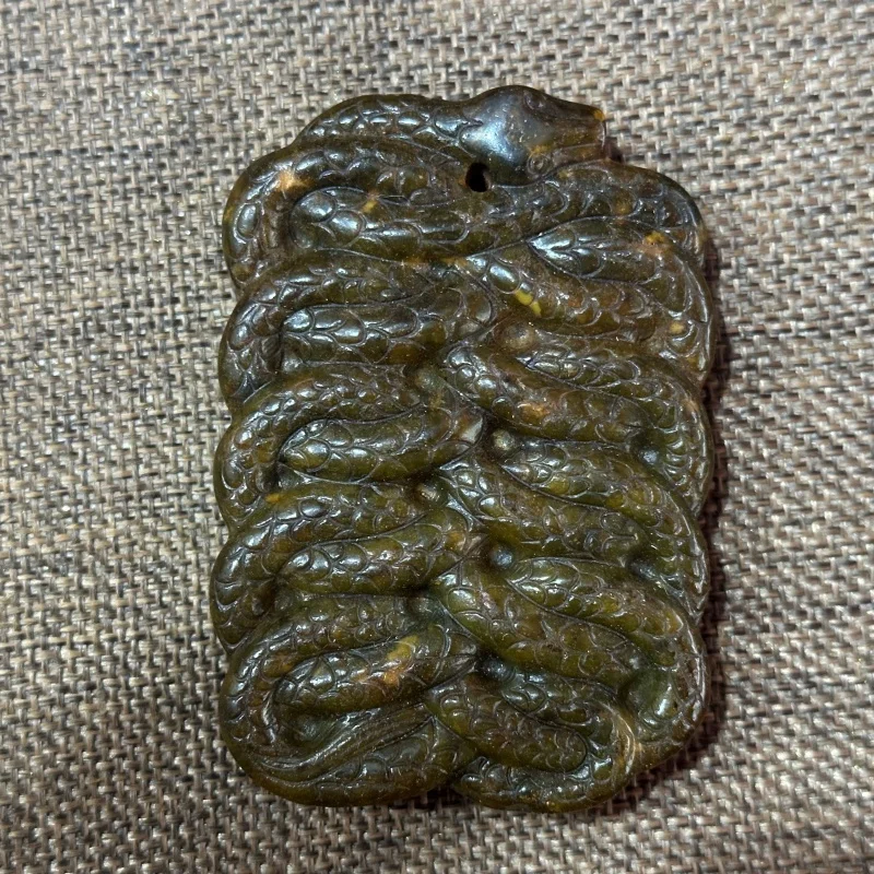 Picking up leaks and playing with the brand, collecting old stone carving craftsmanship, carving antique ornaments, snake brand
Picking up leaks and playing with the brand, collecting old stone carving craftsmanship, carving antique ornaments, snake brand