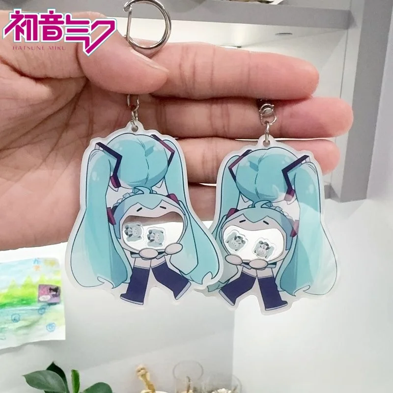 Hatsune Miku Keychain Cartoon Cute Anime Creative Fashion Transparent Acrylic Backpack Decoration Bag Pendant Gift
Hatsune Miku Keychain Cartoon Cute Anime Creative Fashion Transparent Acrylic Backpack Decoration Bag Pendant Gift