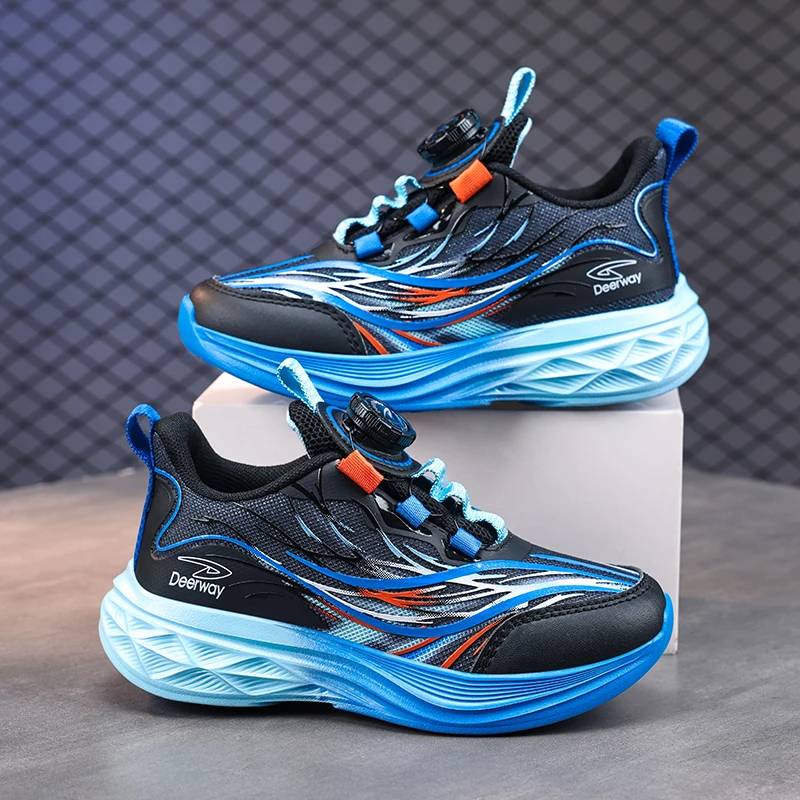 A pair of children's sports shoes with anti-slip and wear-resistant soles and flexible and bendable shoe bodiesDEH-D2608
A pair of children's sports shoes with anti-slip and wear-resistant soles and flexible and bendable shoe bodiesDEH-D2608