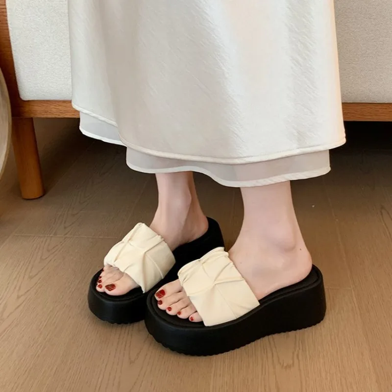 2026 Fashion Women Slippers Women Outdoor Casual Platform Shoes New Woman Non-Slip Versatile Slipper
2026 Fashion Women Slippers Women Outdoor Casual Platform Shoes New Woman Non-Slip Versatile Slipper
