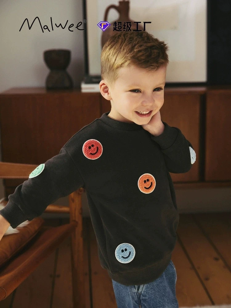 Malwee American round-neck smiley face pattern embroidered children's bottoming top casual chic versatile cotton punk sweatshirt
Malwee American round-neck smiley face pattern embroidered children's bottoming top casual chic versatile cotton punk sweatshirt
