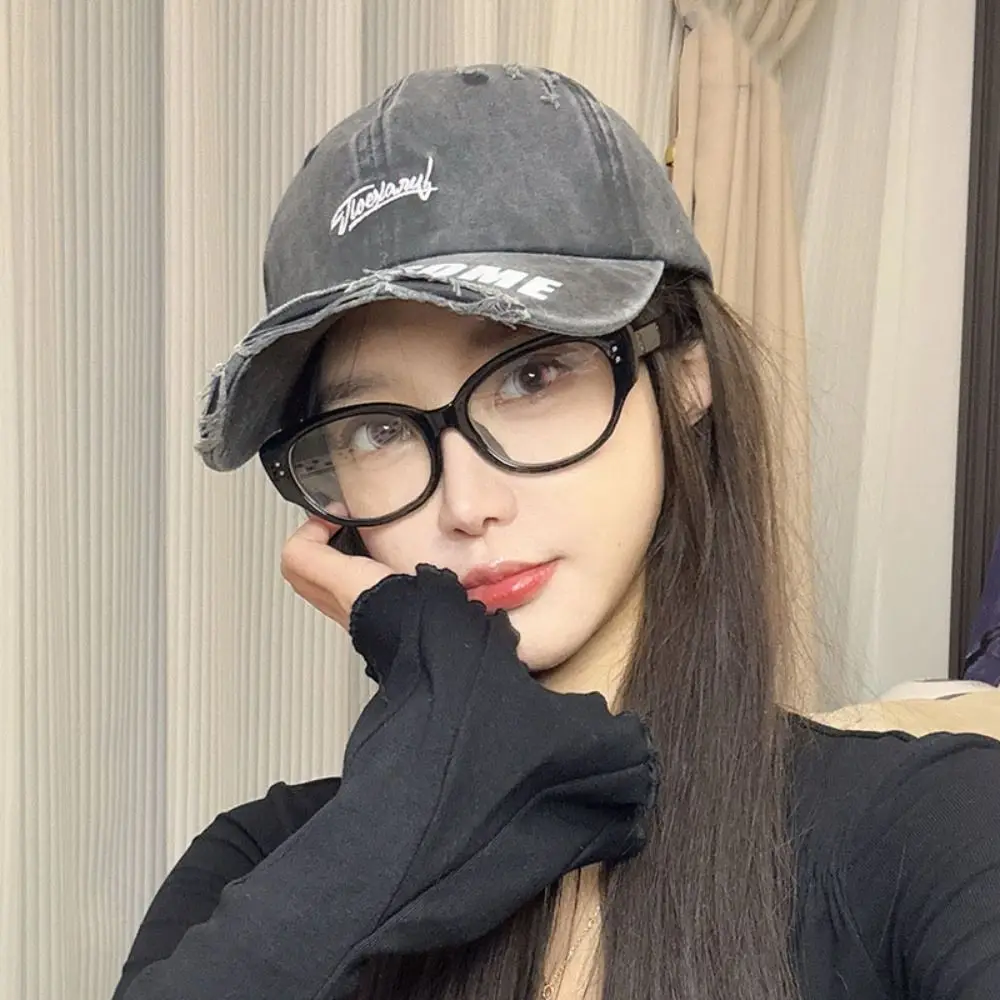 Vintage Cotton Letter Baseball Hat Sunscreen Adjustable Embroidery Baseball Cap Korean Style Sun Hat Hole Duckbill Cap Summer
Vintage Cotton Letter Baseball Hat Sunscreen Adjustable Embroidery Baseball Cap Korean Style Sun Hat Hole Duckbill Cap Summer