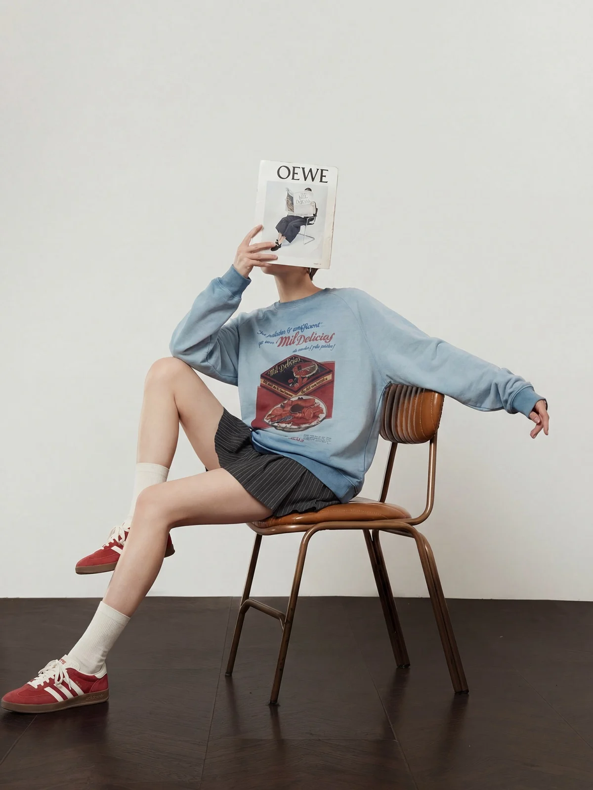 Элитная женская футболка свободного кроя с синим принтом, весна 2026, новинка, комфортная, свободная посадка, круглый вырез, длинный рукав
Элитная женская футболка свободного кроя с синим принтом, весна 2026, новинка, комфортная, свободная посадка, круглый вырез, длинный рукав