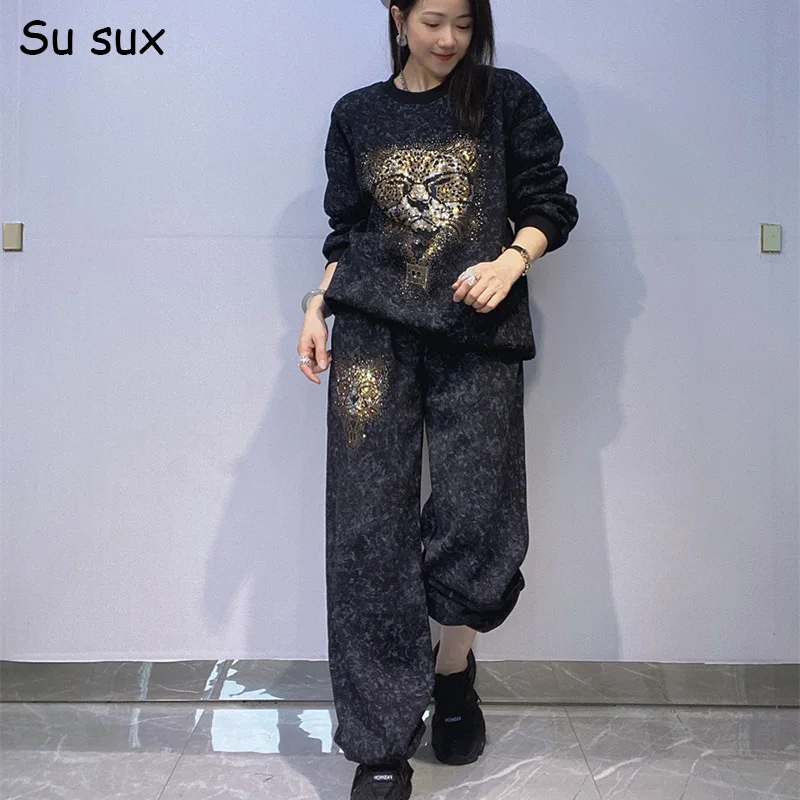 Пуловер с леопардовой головой и блестками, толстовки и брюки, комплекты из 2 предметов, женская одежда, зима 2025 года, флисовый повседневный флис с круглым вырезом и длинными рукавами, оверсайз
Пуловер с леопардовой головой и блестками, толстовки и брюки, комплекты из 2 предметов, женская одежда, зима 2025 года, флисовый повседневный флис с круглым вырезом и длинными рукавами, оверсайз