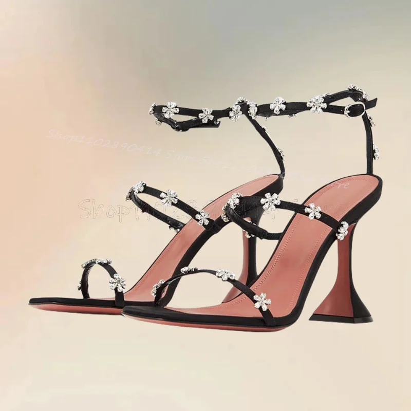 White Flower Design Black Strange Style Heels Sandals Ankle Buckle Strap Women Shoes Open Toe Fashion 2024 Zapatos Para Mujere
White Flower Design Black Strange Style Heels Sandals Ankle Buckle Strap Women Shoes Open Toe Fashion 2024 Zapatos Para Mujere