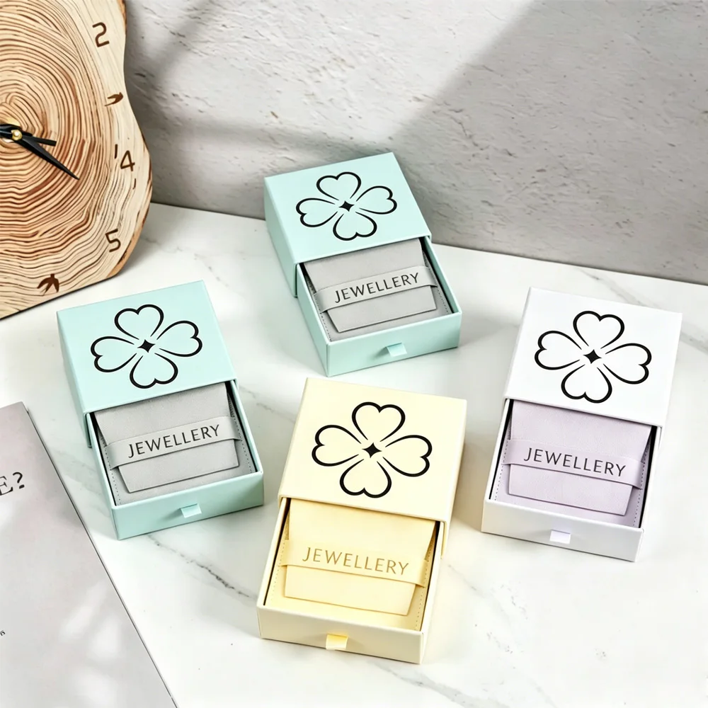 Personalization White Paper Drawer Jewelry Box Earrings Rings Package Case Inside with Microfiber Flap Pouches Wedding Gift Bags
Personalization White Paper Drawer Jewelry Box Earrings Rings Package Case Inside with Microfiber Flap Pouches Wedding Gift Bags