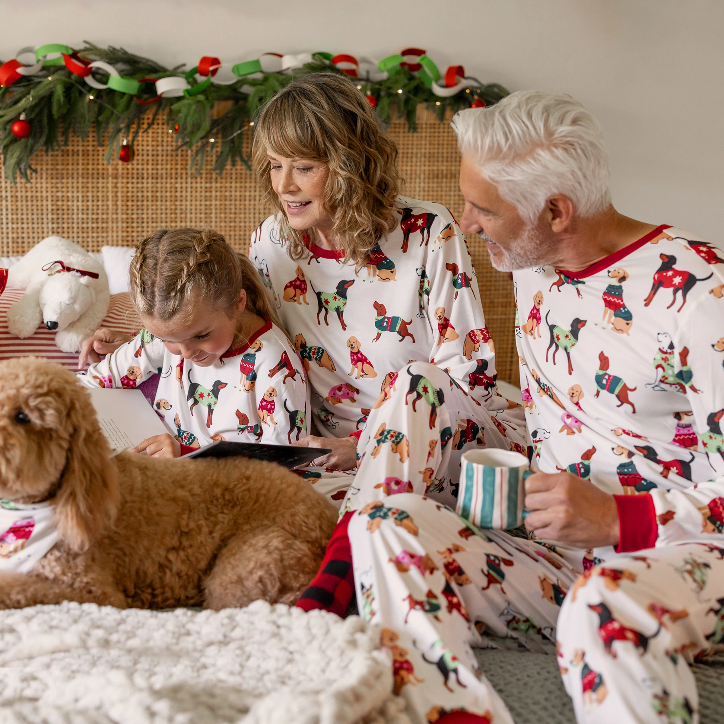 PatPat Одинаковые рождественские пижамные комплекты для всей семьи с принтом собаки PJS и рождественскими носками
PatPat Одинаковые рождественские пижамные комплекты для всей семьи с принтом собаки PJS и рождественскими носками