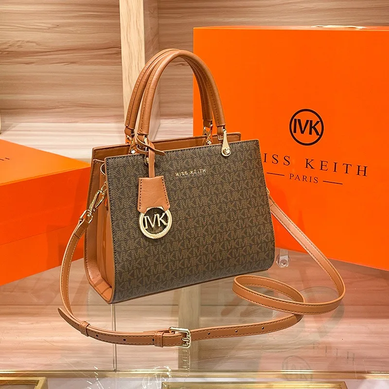 Женская роскошная кожаная сумка-тоут, элегантная сумка через плечо, классическая дизайнерская сумка на плечо в винтажном стиле
Женская роскошная кожаная сумка-тоут, элегантная сумка через плечо, классическая дизайнерская сумка на плечо в винтажном стиле