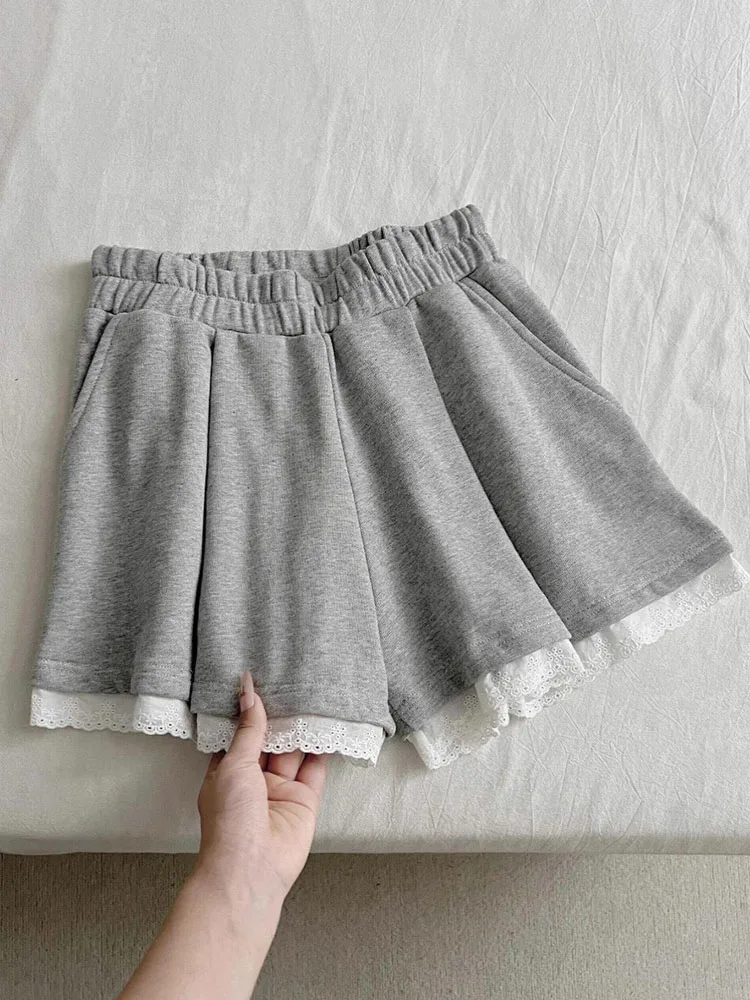 Casual Simple Sports Shorts Lace Patchwork Women Beach Beach Summer Gyaru Elastic Waist Short Pants Solid Korean High Quality
Casual Simple Sports Shorts Lace Patchwork Women Beach Beach Summer Gyaru Elastic Waist Short Pants Solid Korean High Quality