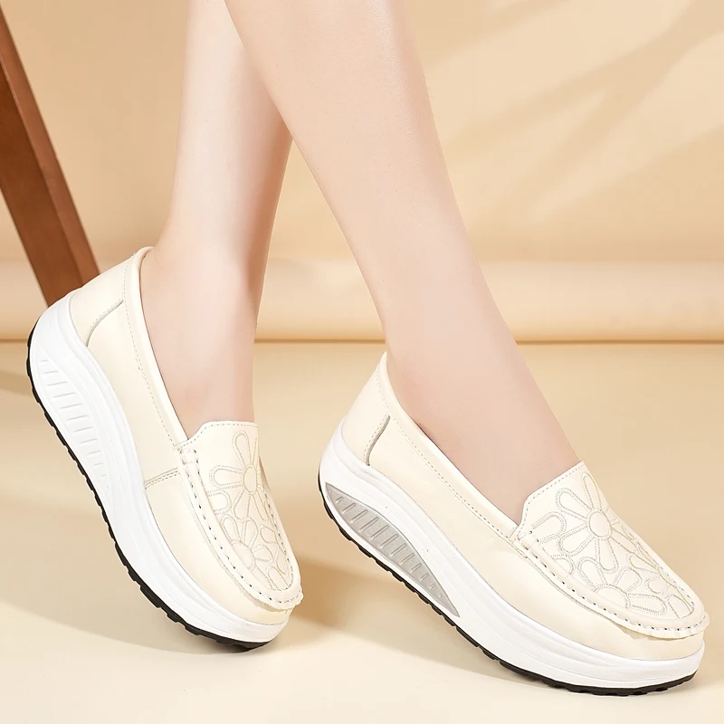 Women's Platform Wedge Slip-On Sneakers, Flower Embossed Comfort Walking Shoes, Non-Slip Casual Daily Loafers
Women's Platform Wedge Slip-On Sneakers, Flower Embossed Comfort Walking Shoes, Non-Slip Casual Daily Loafers