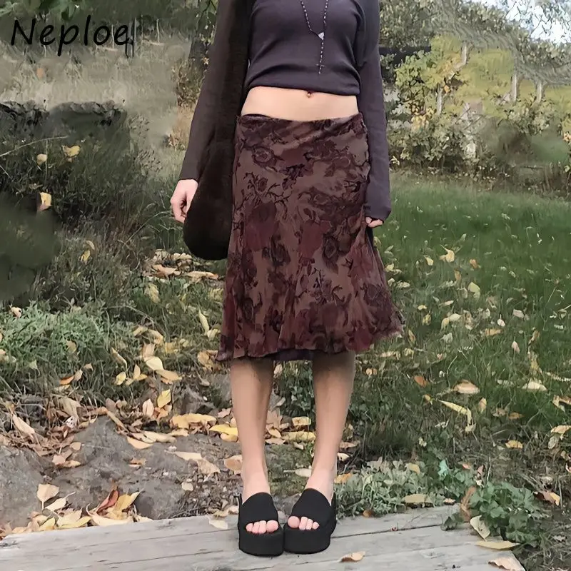 Neploe Bodycon средней длины с высокой талией Европейская юбка для пригородных поездок Простая винтажная этническая сетка Faldas с принтом Повседневная юбка меньшинства Mujer Falda
Neploe Bodycon средней длины с высокой талией Европейская юбка для пригородных поездок Простая винтажная этническая сетка Faldas с принтом Повседневная юбка меньшинства Mujer Falda