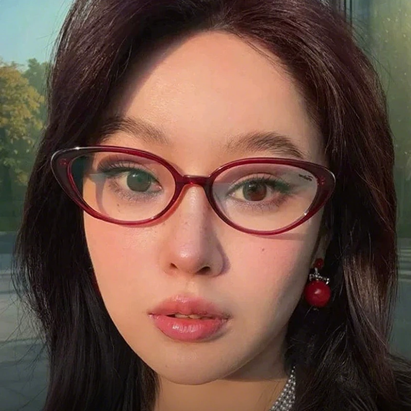 Personalized Cat Eye Eyewear PC Anti Blue Light Flat Mirror Fashionable Oval Frame Glasses Suitable for Tourist Street
Personalized Cat Eye Eyewear PC Anti Blue Light Flat Mirror Fashionable Oval Frame Glasses Suitable for Tourist Street