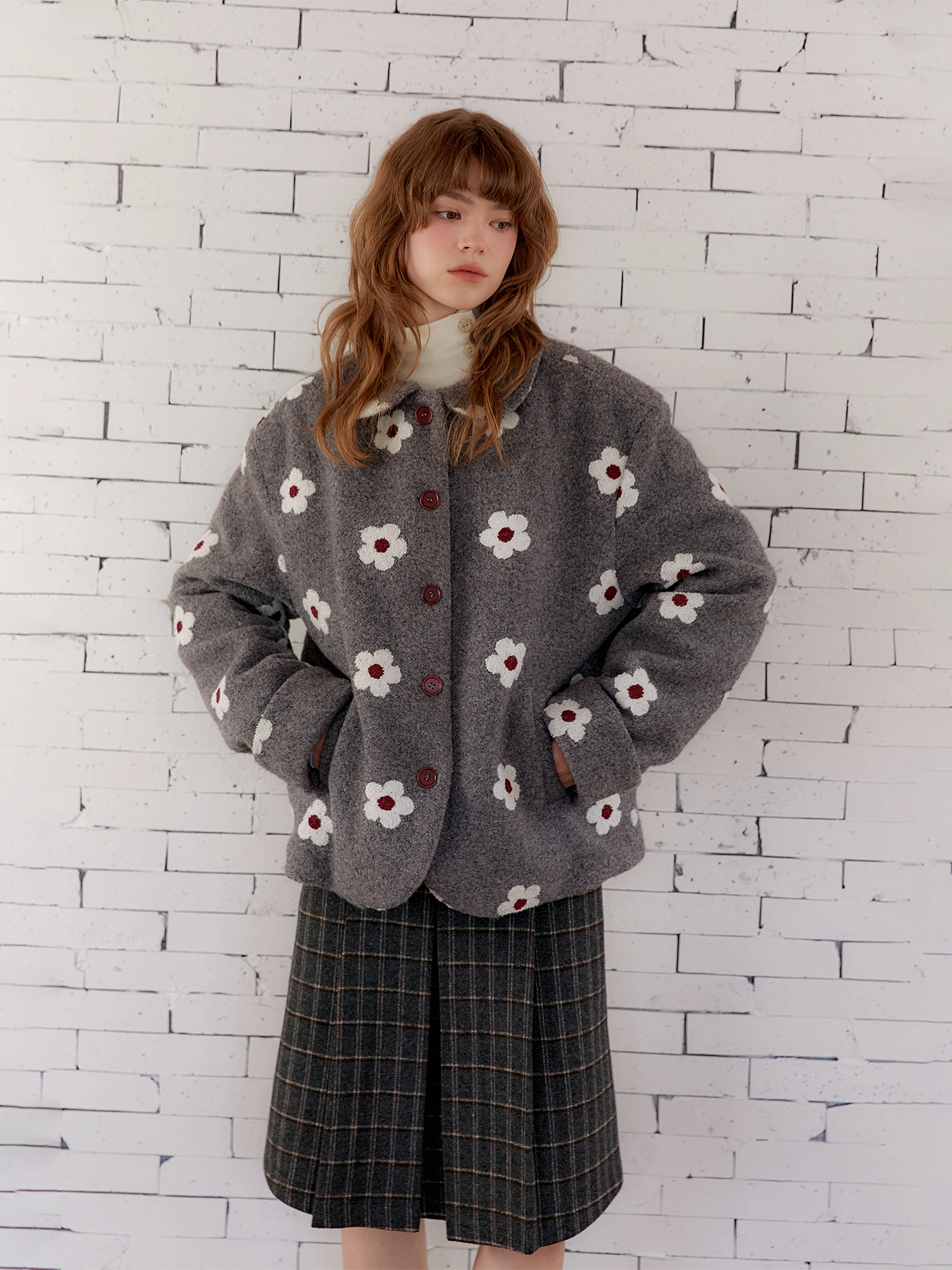 Повседневное хлопковое пальто Amweird с вышивкой, воротником «кукла», цветочным узором по подолу, длинными рукавами и круглым вырезом, весна-осень 2025
Повседневное хлопковое пальто Amweird с вышивкой, воротником «кукла», цветочным узором по подолу, длинными рукавами и круглым вырезом, весна-осень 2025