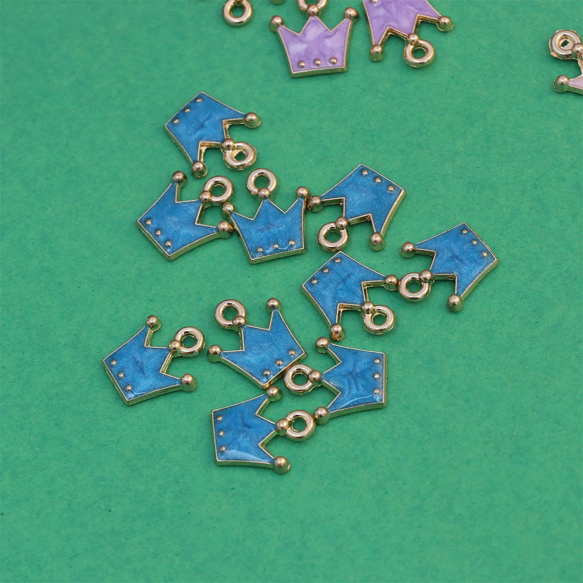 30 Pcs Crown Pendant Ornament Making Accessories Korean Version Alloy DIY Jewelry
30 Pcs Crown Pendant Ornament Making Accessories Korean Version Alloy DIY Jewelry