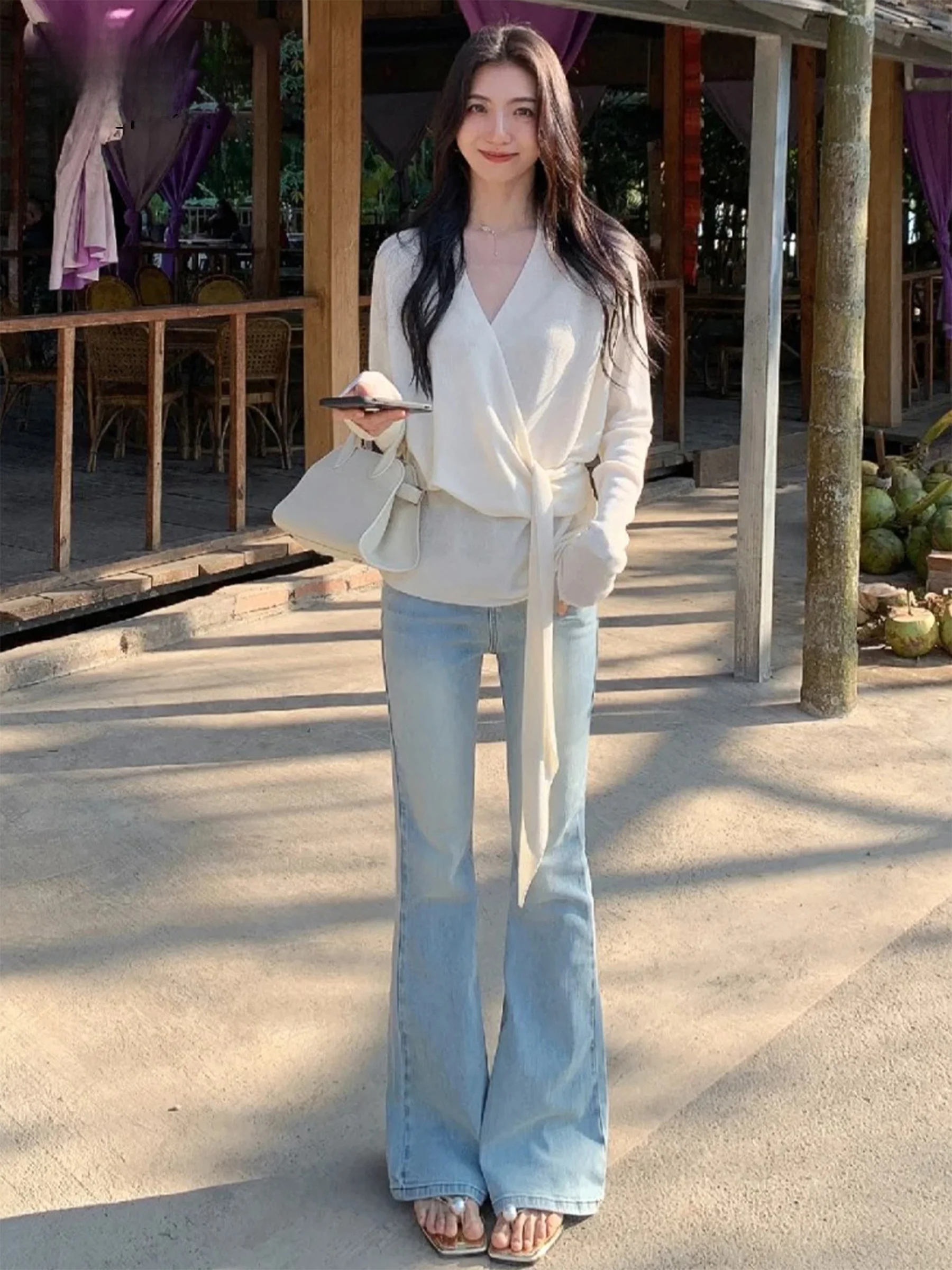High Waist Bell Bottom Denim Jeans Women's American Style Washed Blue Slimming Leggings Spring Summer Casual Fashion
High Waist Bell Bottom Denim Jeans Women's American Style Washed Blue Slimming Leggings Spring Summer Casual Fashion