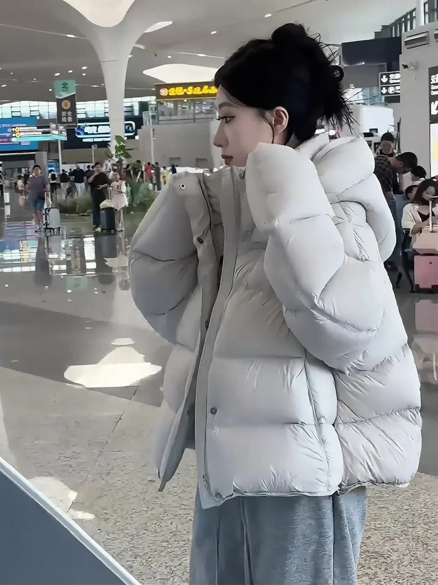 Женская утепленная белая пуховая куртка-пуховик с капюшоном и шнурком, теплая, модная, для повседневной носки, новинка 2024 года
Женская утепленная белая пуховая куртка-пуховик с капюшоном и шнурком, теплая, модная, для повседневной носки, новинка 2024 года