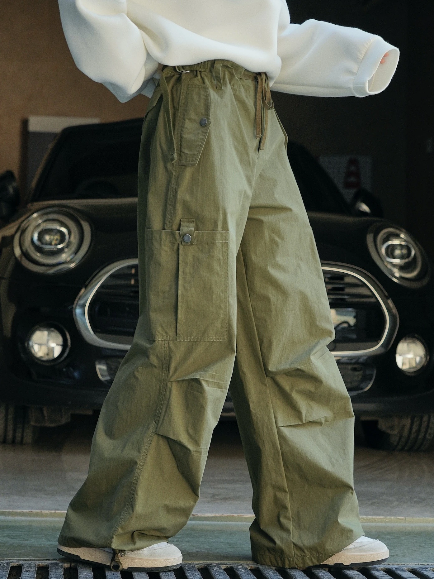 Spring Autumn Street Style Casual Wide Leg Workwear Pants Women's Loose Slimming Thin Drawstring Pocket Long Trousers
Spring Autumn Street Style Casual Wide Leg Workwear Pants Women's Loose Slimming Thin Drawstring Pocket Long Trousers