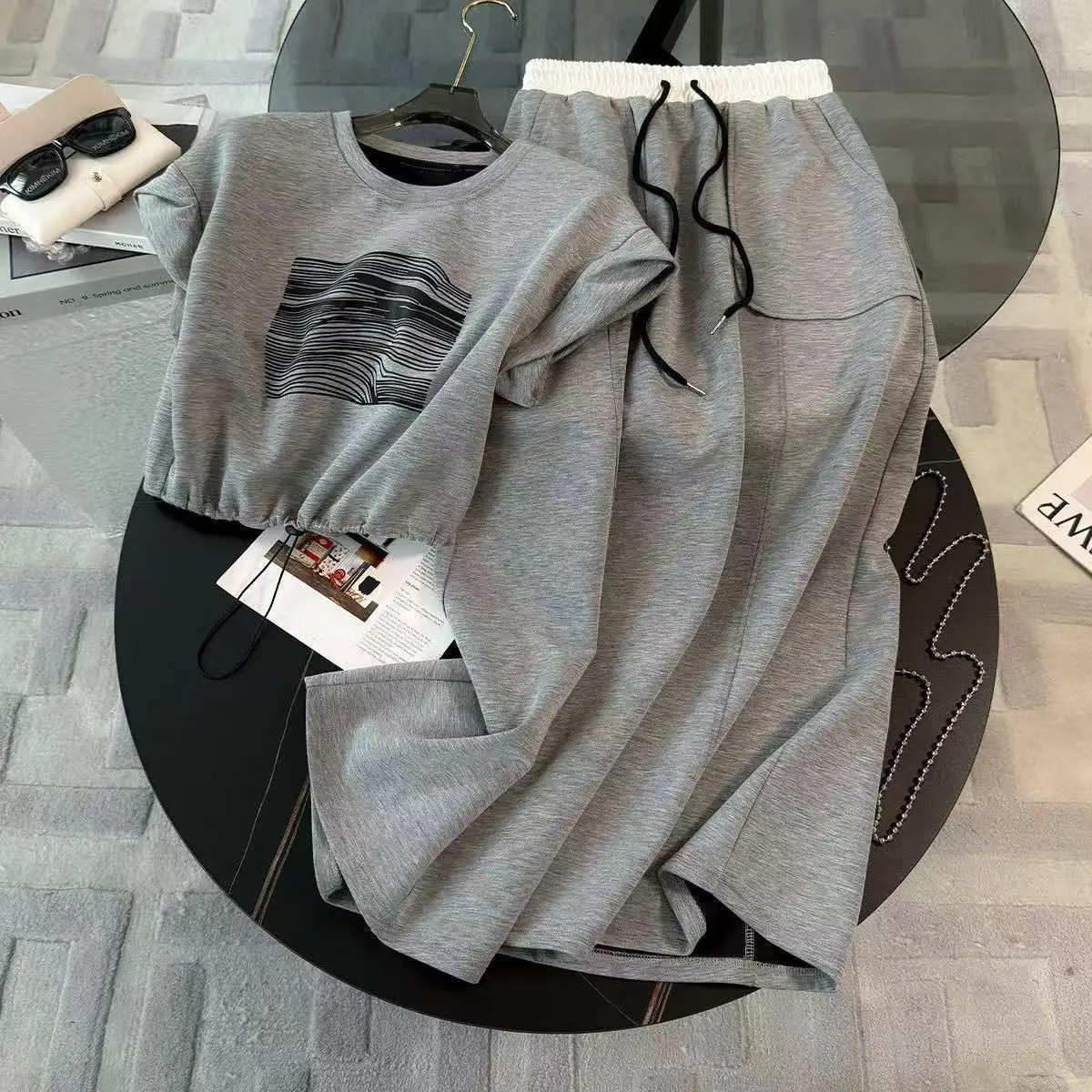 Loose Fit Sporty Two-Piece Set for Women in Grey Short Sleeve Top And Midi Skirt Breathable Comfortable Summer Outfit
Loose Fit Sporty Two-Piece Set for Women in Grey Short Sleeve Top And Midi Skirt Breathable Comfortable Summer Outfit