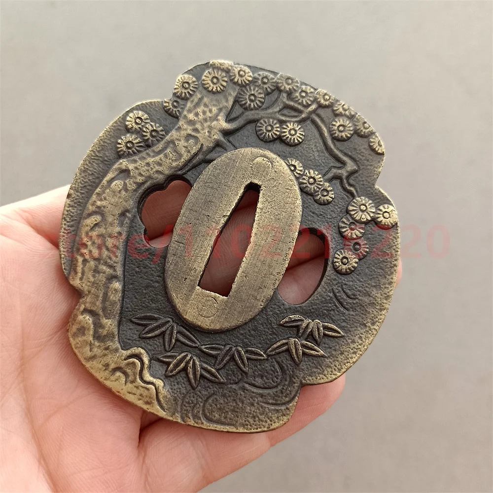 Красивая защитная накладка из сплава Tsuba для японской реальной японской детской фурнитуры, хороший аксессуар
Красивая защитная накладка из сплава Tsuba для японской реальной японской детской фурнитуры, хороший аксессуар