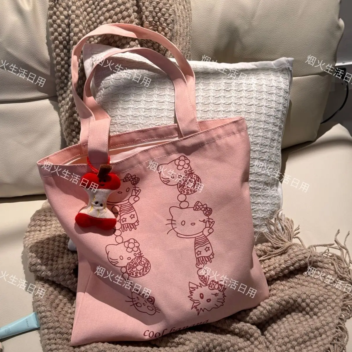 2025 Kawaii Sanrio Hello Kitty Canvas Bag Large Capacity Student Single Shoulder Schoolbag Women's Cute Tote Bags Girl Gift Toys
2025 Kawaii Sanrio Hello Kitty Canvas Bag Large Capacity Student Single Shoulder Schoolbag Women's Cute Tote Bags Girl Gift Toys
