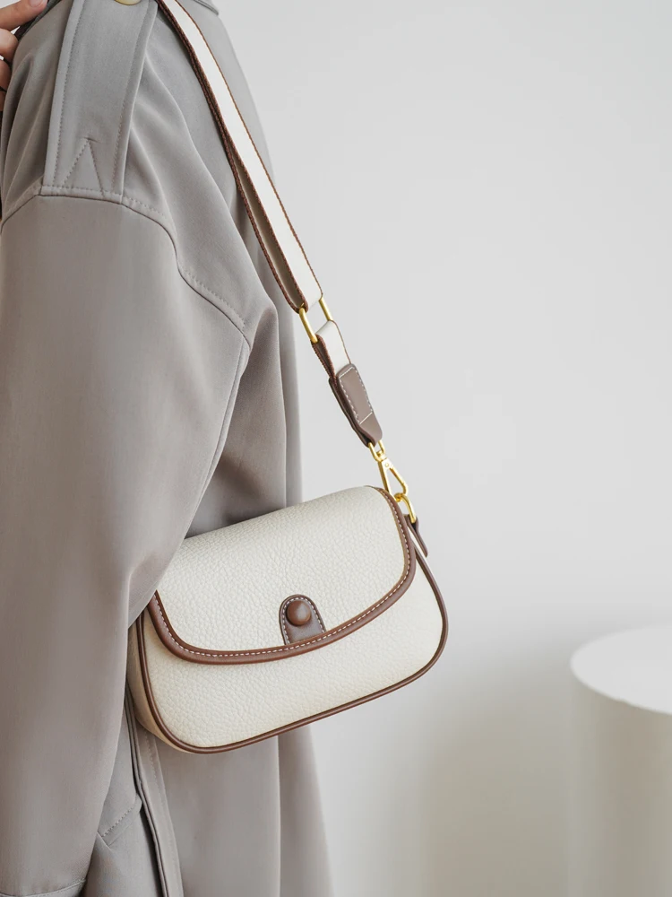Fashionable Color Block Women's Bag 2026 New Style City Simple Wide Strap Single Shoulder Crossbody Bag Versatile Small Squar...
Fashionable Color Block Women's Bag 2026 New Style City Simple Wide Strap Single Shoulder Crossbody Bag Versatile Small Squar...
