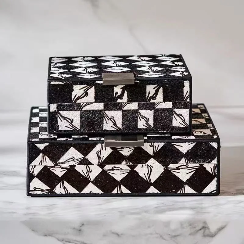 Leather Jewelry Box Luxury Retro Ring Storage Boxes Women Necklaces Earring Bracelet Display Tray Organizer Jewellery Trays
Leather Jewelry Box Luxury Retro Ring Storage Boxes Women Necklaces Earring Bracelet Display Tray Organizer Jewellery Trays