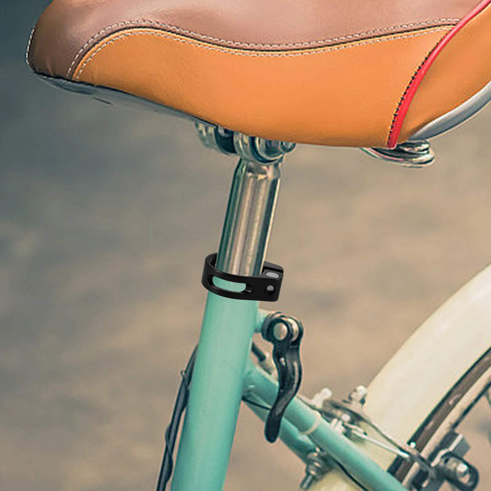 Aluminum Alloy Seatpost Clamp 31 8mm Screw Fine Tuning for Road Bike Casual Folding Bikes Durable Performance Bike Seat Post
Aluminum Alloy Seatpost Clamp 31 8mm Screw Fine Tuning for Road Bike Casual Folding Bikes Durable Performance Bike Seat Post