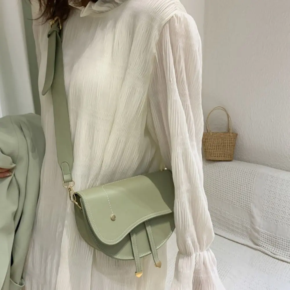 Vintage Elegant Casual Saddle Bag Pu Leather Korean Style Saddle Crossbody Bag Retro Solid Color Small Messenger Bag Outdoor
Vintage Elegant Casual Saddle Bag Pu Leather Korean Style Saddle Crossbody Bag Retro Solid Color Small Messenger Bag Outdoor