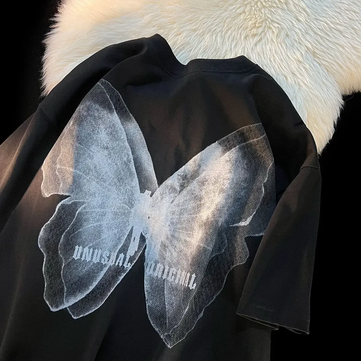 Short Sleeve T-shirt for Men and Women American Style Retro Creative Butterfly Ins Spring Loose Casual Round Neck Couple Y2K Top
Short Sleeve T-shirt for Men and Women American Style Retro Creative Butterfly Ins Spring Loose Casual Round Neck Couple Y2K Top