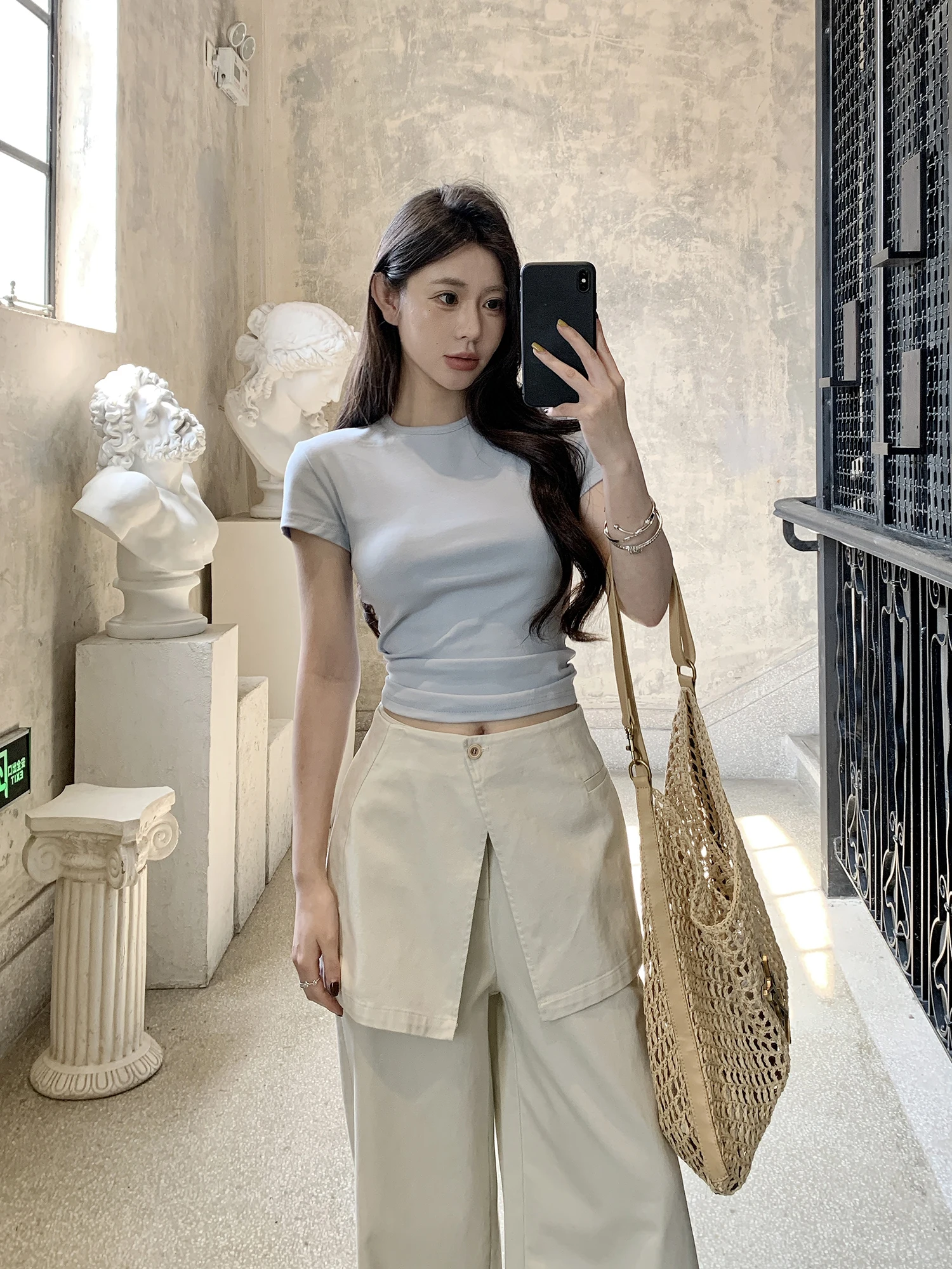 Slim Fit round Neck Short Sleeve T-Shirt Women Casual Style Summer Versatile Slimming Lightweight Comfortable Breathable Top
Slim Fit round Neck Short Sleeve T-Shirt Women Casual Style Summer Versatile Slimming Lightweight Comfortable Breathable Top