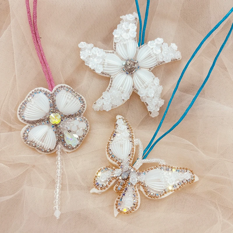 3D Rhinestone Crystal Sequin Beads Pendant Coat Hangers Ornaments Ribbons And Bags Accessories Backpack Decorate Hanging Rope
3D Rhinestone Crystal Sequin Beads Pendant Coat Hangers Ornaments Ribbons And Bags Accessories Backpack Decorate Hanging Rope